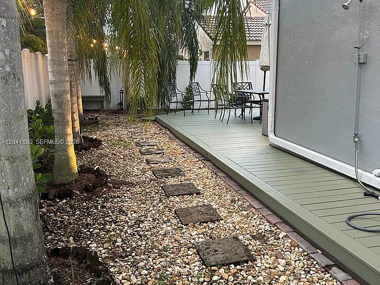 805 Falling Water Rd — Photo 30