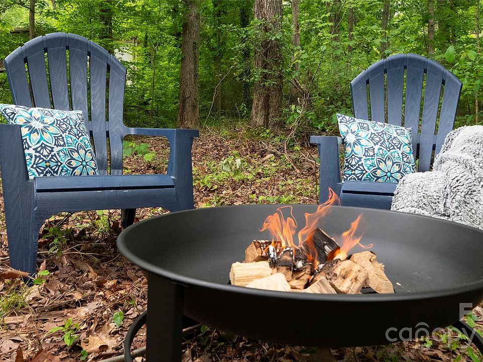 1st image of 6688 Emerald Isle Dr