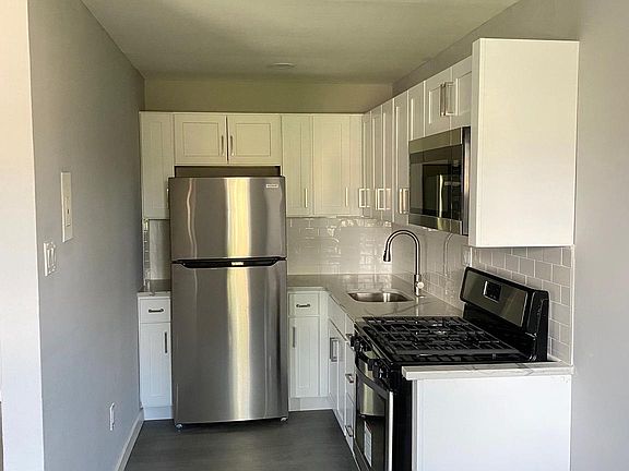 2nd image of 262-266 E Cliveden St #111