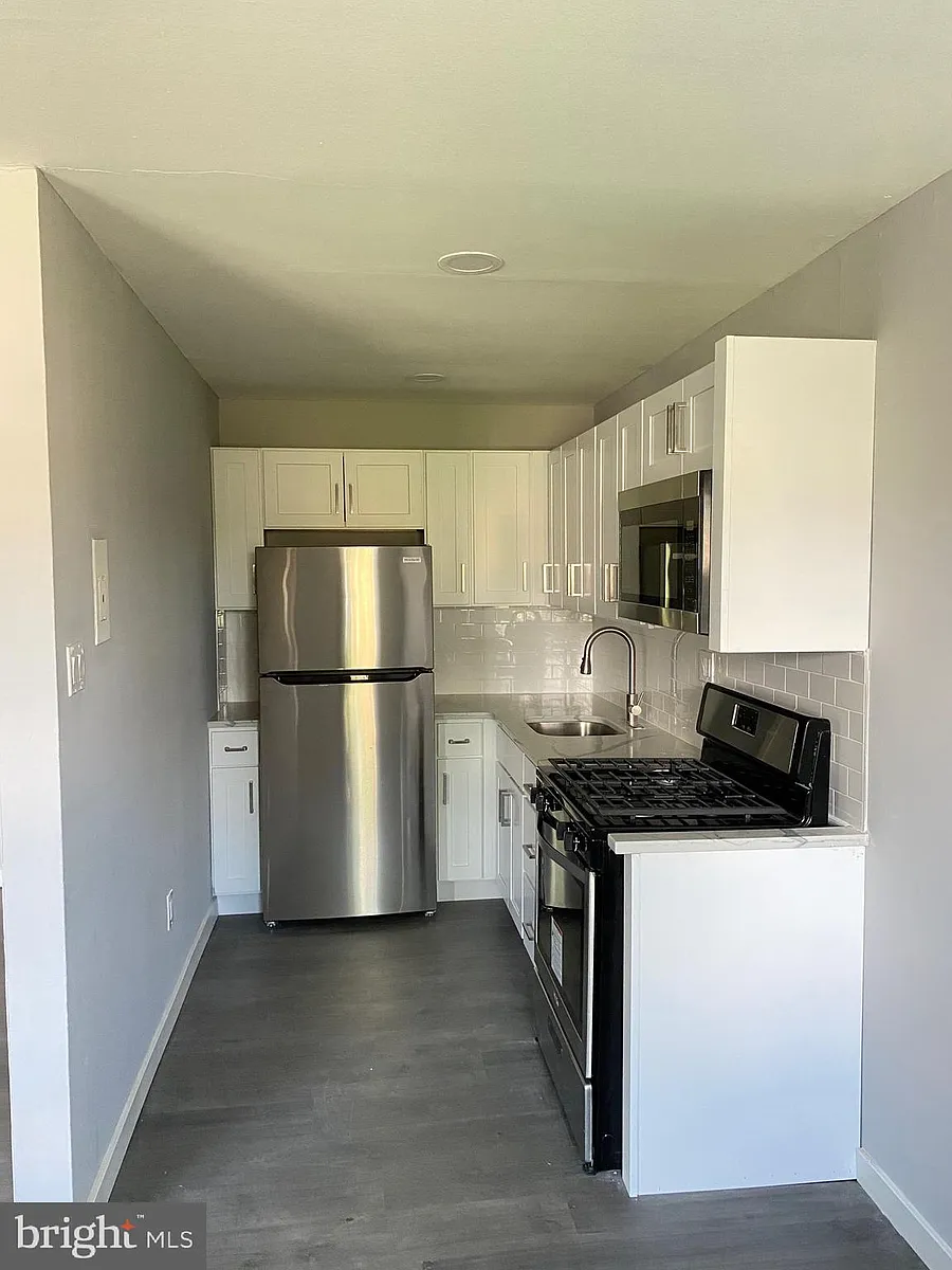 Building Photo - 262-268 E Cliveden St #205