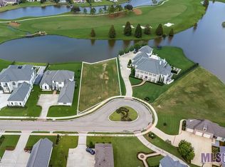 15367 Lake Crest View Dr, Baton Rouge, LA 70810