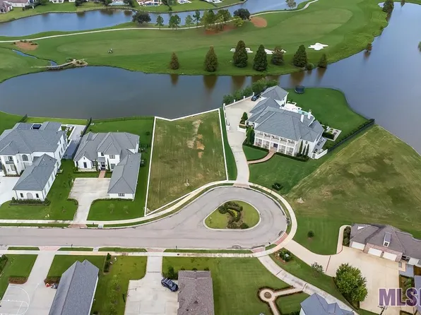 15367 Lake Crest View Dr, Baton Rouge, LA 70810