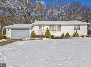 611 Otter Branch Dr, Magnolia, NJ 08049