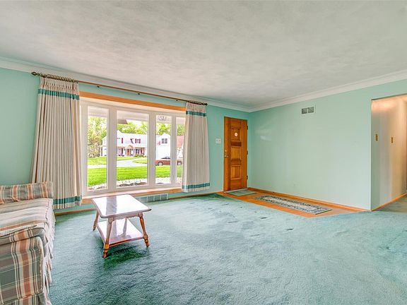 4th image of 105 Graeser Acres
