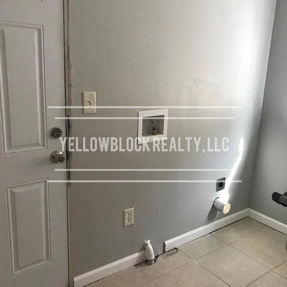 8207 Lydia Ave — Photo 11