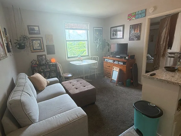 West Wind Apartments — Photo 4