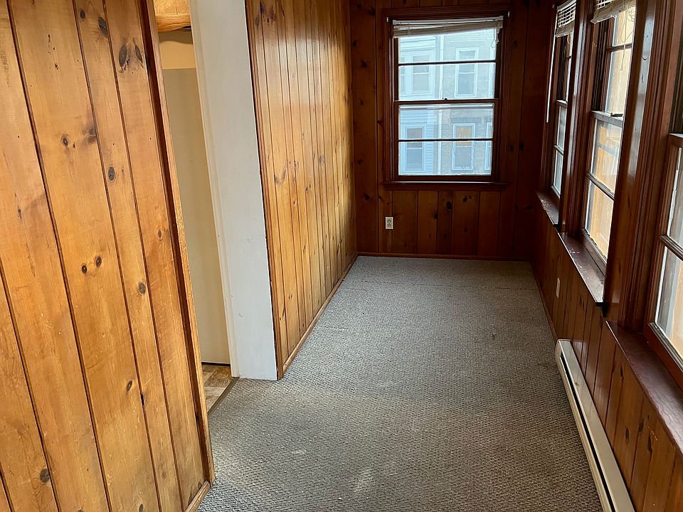 Entry/Sun porch