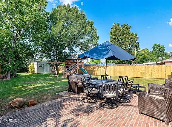 2nd image of 1203 Gladiolus St
