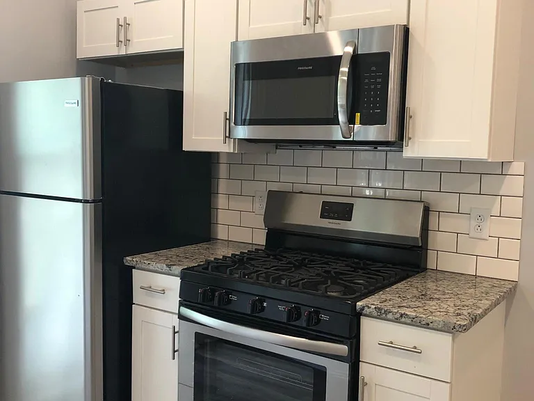 214 Green St #1 — Photo 4