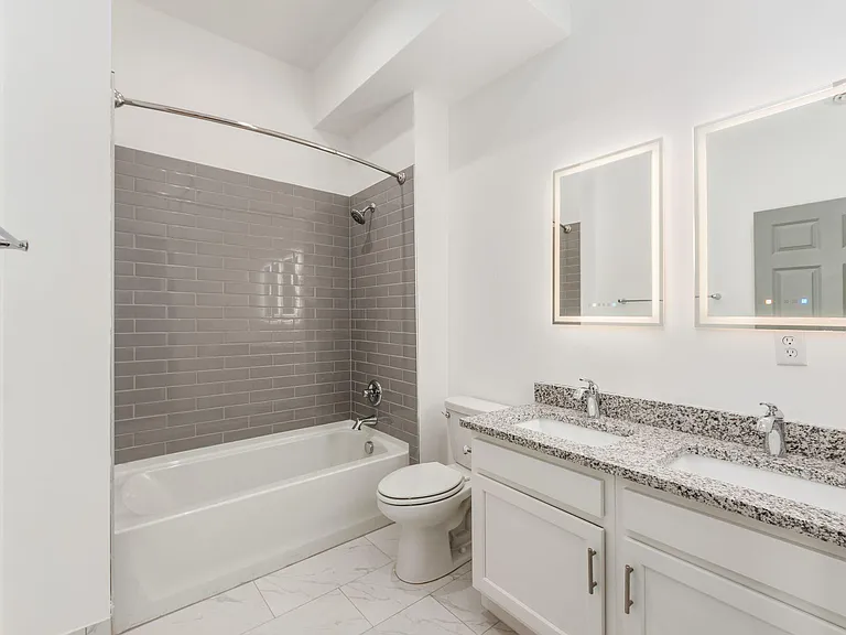 218 E Main St #2-D — Photo 16
