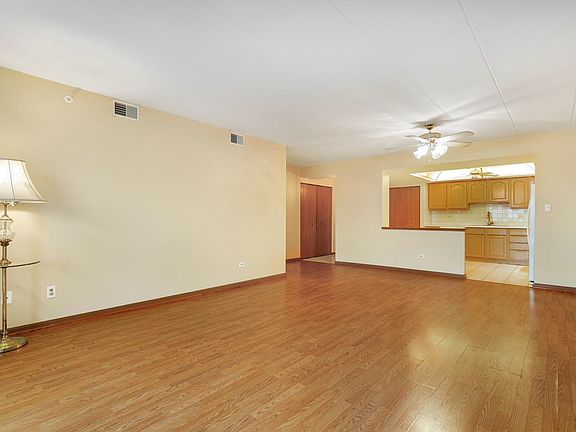 5th image of 11020 S Keating Ave APT 207