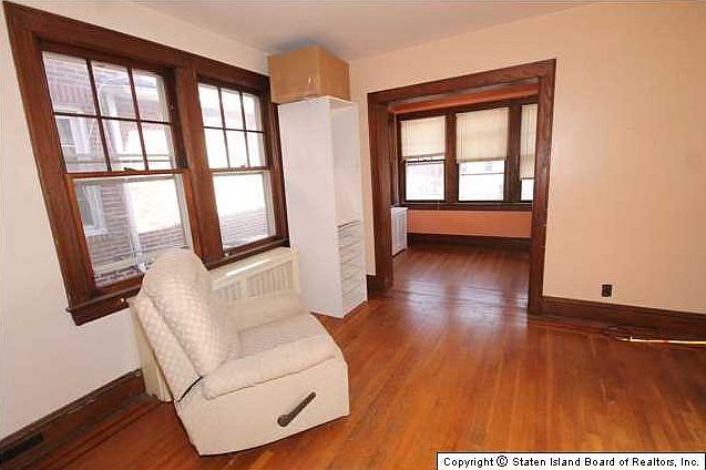1st image of 624 Van Duzer St
