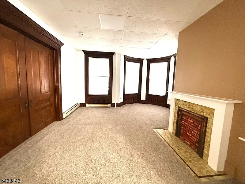 2 bed, 1.0 bath, $1,900 — Photo 4