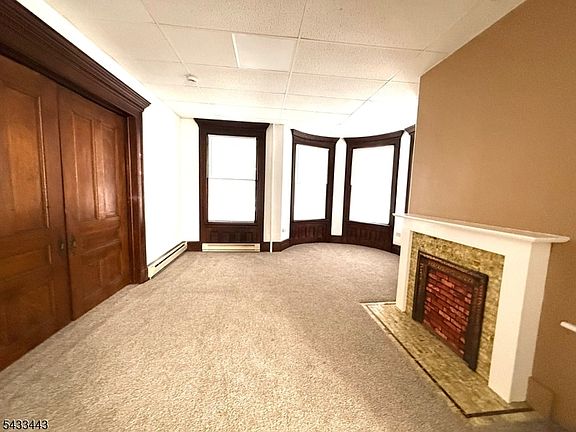 4th image of 100 Main St #1