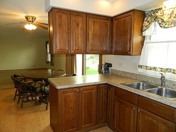 2nd image of 980 Patriot Ln