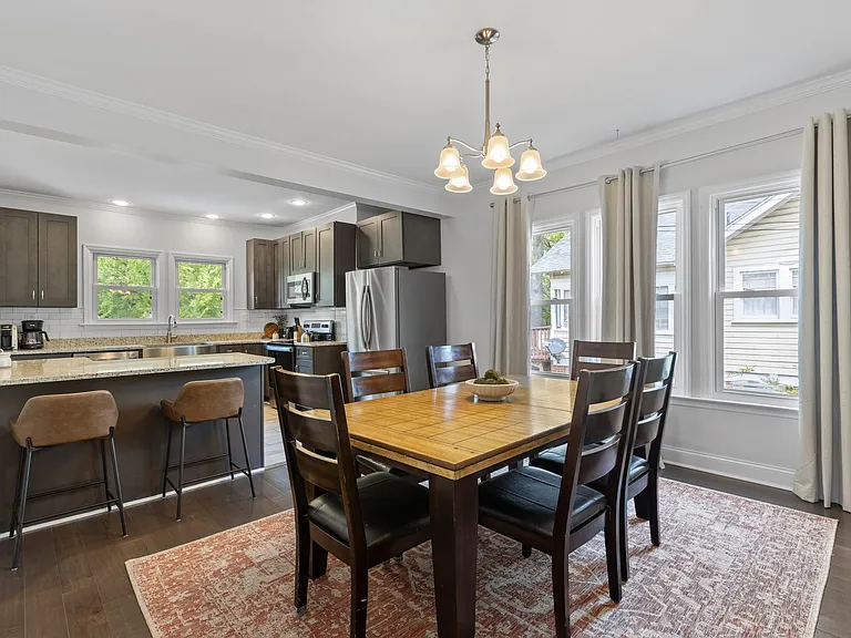 609 N Hyde Park Ave — Photo 9