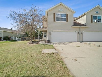 906 Country Ln, Le Roy, IL, 61752