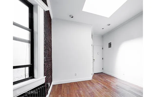 Rented by Douglas Elliman | media 19