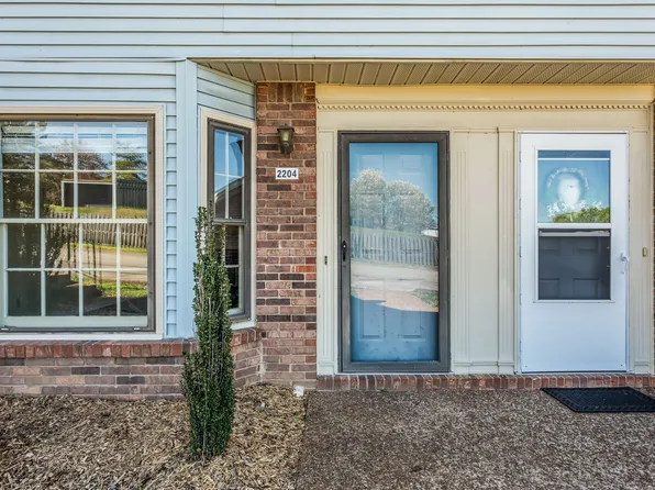 2204 Union Place Ct, Columbia, TN 38401