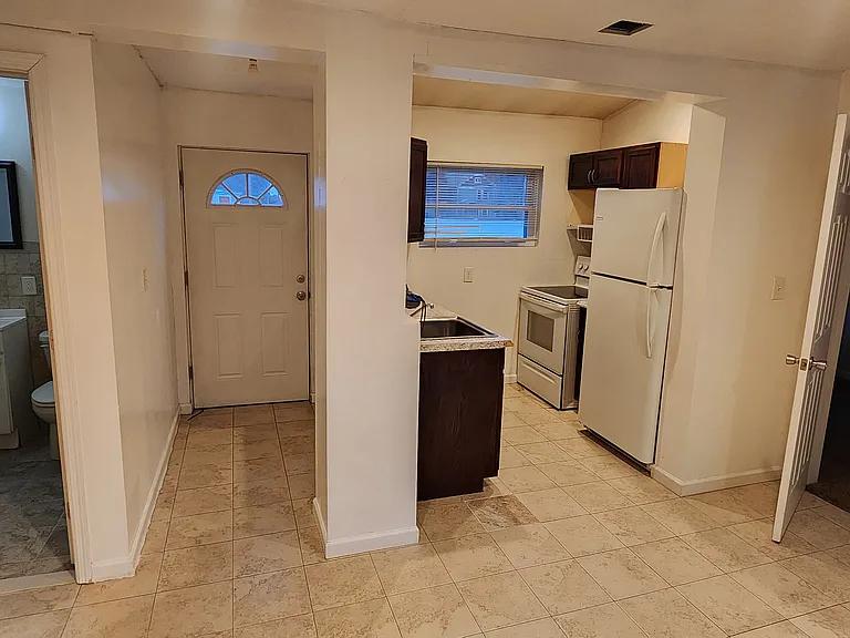 90 Sullivan St #101 — Photo 5