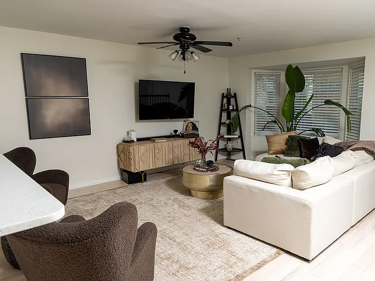 16015 Elegant Ct — Photo 10