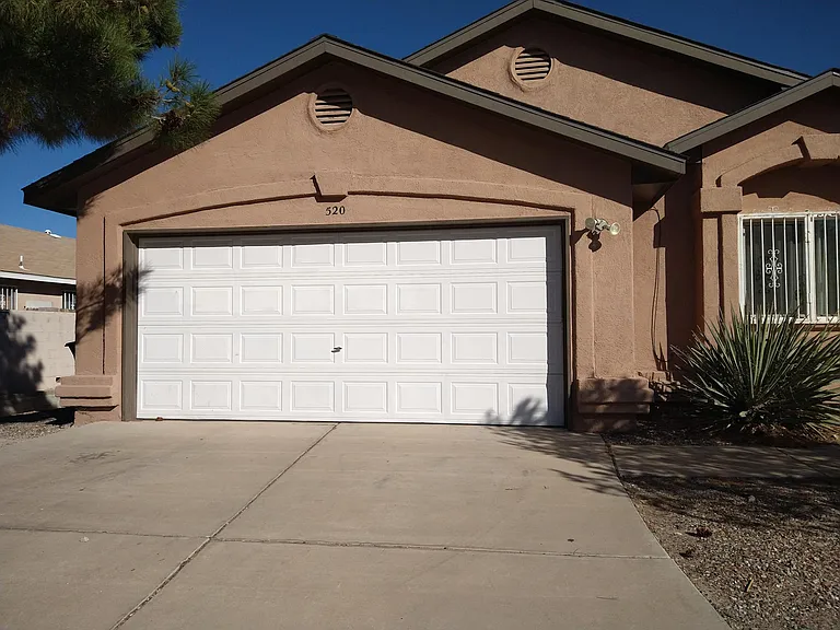 520 Foyt Dr SW — Photo 1