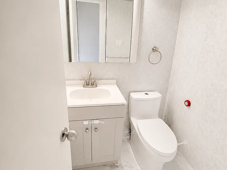 2277 Homecrest Ave #4P — Photo 8