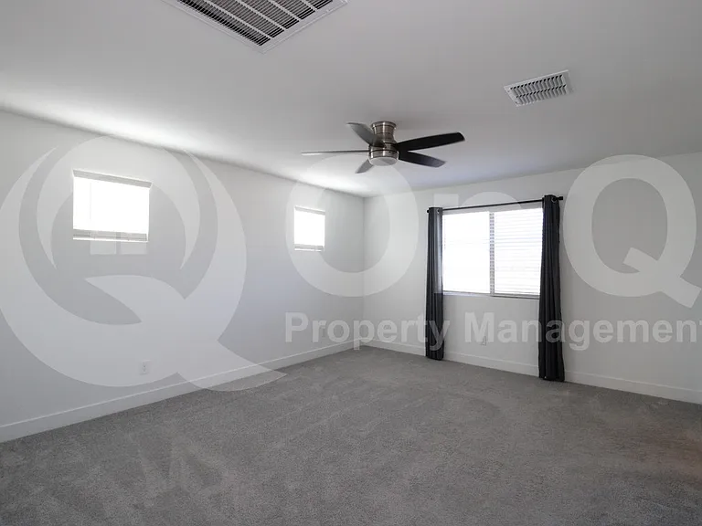 11818 S 54th Ln — Photo 12