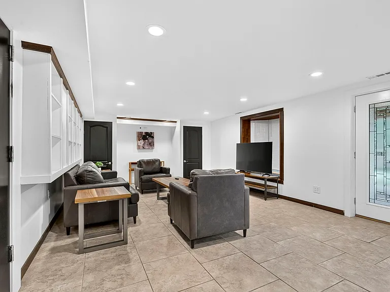 630 Lamplight Ln — Photo 43