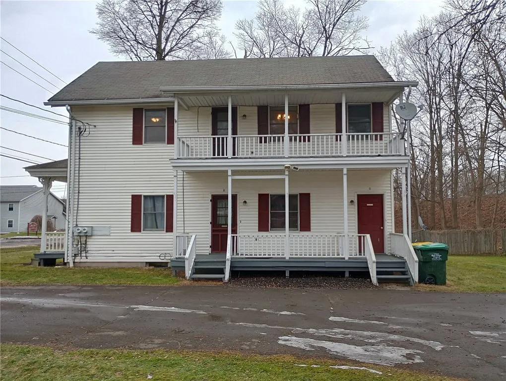 Building Photo - 218 Main St #UPSTAIRS