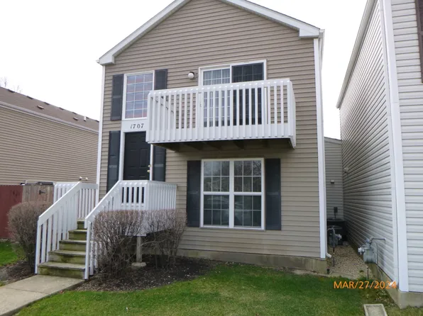1707 Ravine Park Ln, Aurora, IL 60504