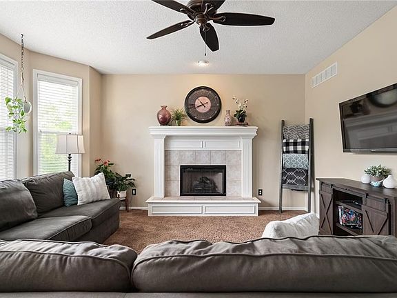 3rd image of 15272 W 158th Ter