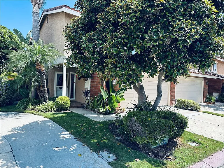 7885 Moonmist Cir — Photo 1