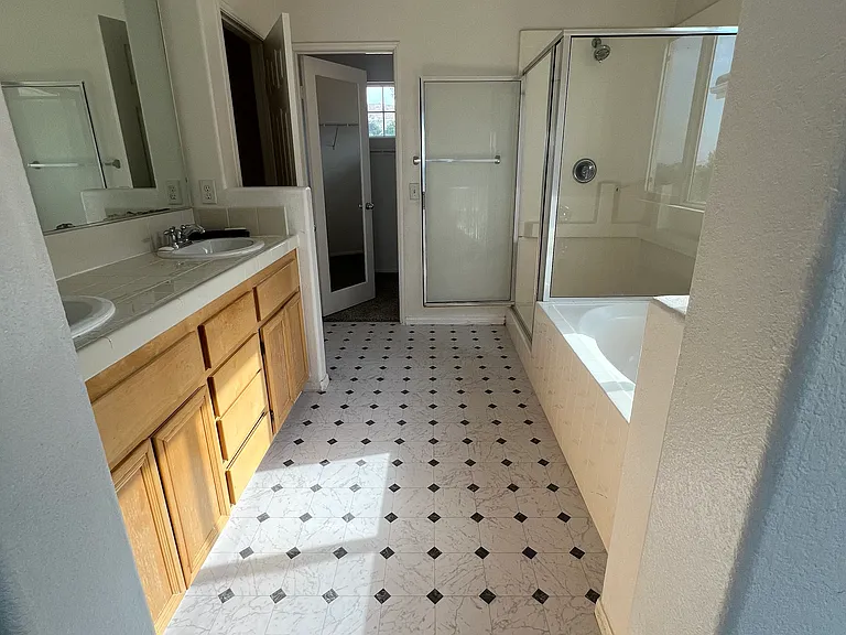 4301 Bethpage Dr — Photo 19