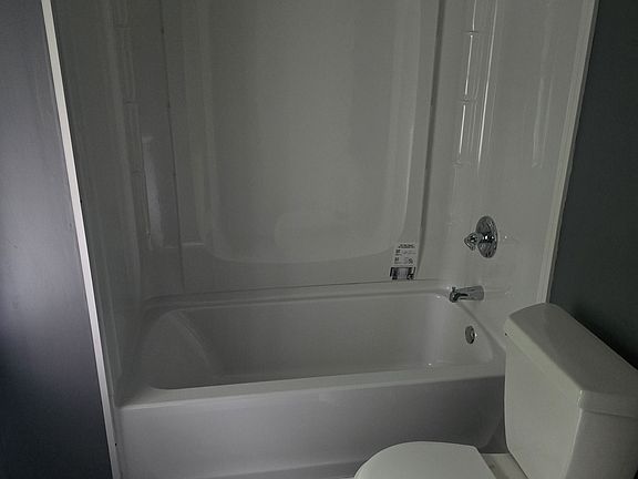 5th image of 206 Fulton Ave