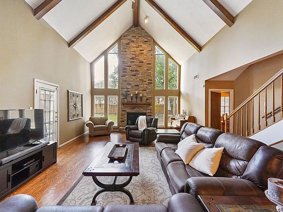 3rd image of 11818 Moorcreek Dr