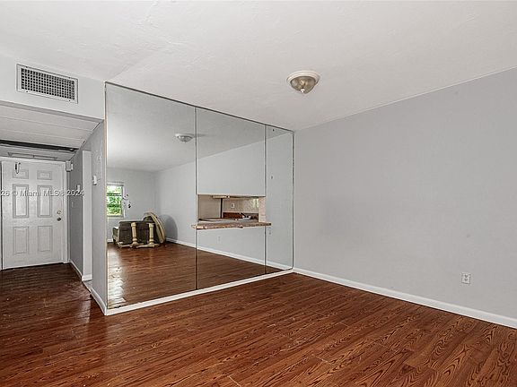 2nd image of 18900 NE 3rd Ct APT 530