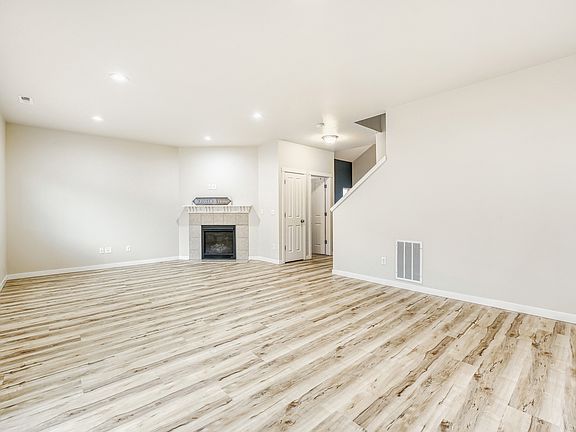 4th image of 1439 49th St NE