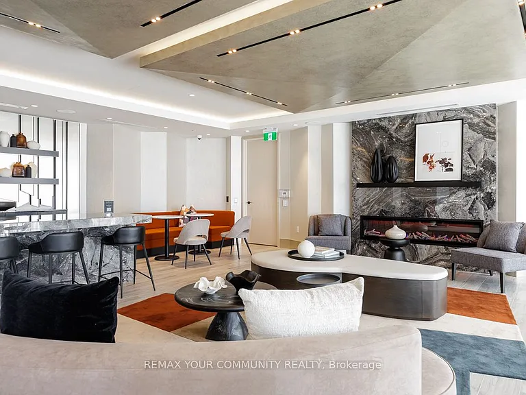 858 Dupont St #823 — Photo 31