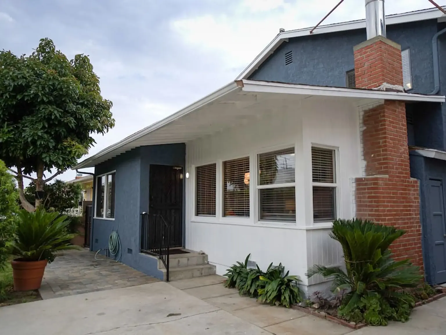 4 bed, 1400 sqft, $5,750 — Photo 2