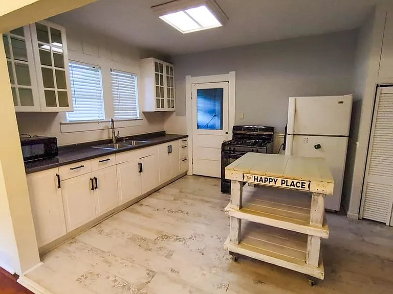 458 Belvedere Dr — Photo 5