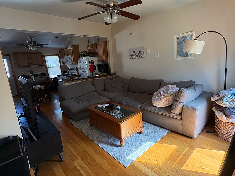 254 E St #3 — Photo 5