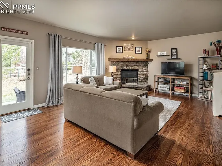 5658 Old River Dr — Photo 3