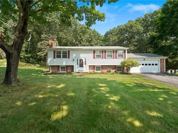 55 Bryant Dr, North Kingstown, RI 02852