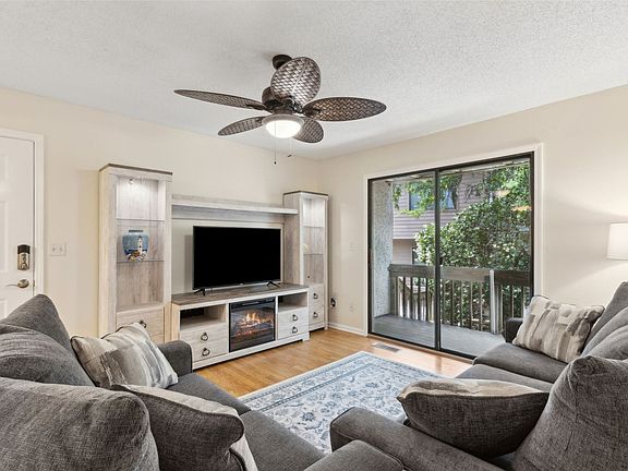 3rd image of 2583 Forest Ridge Dr #N-3