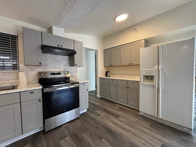 10826 E Burnside St #10826 — Photo 6