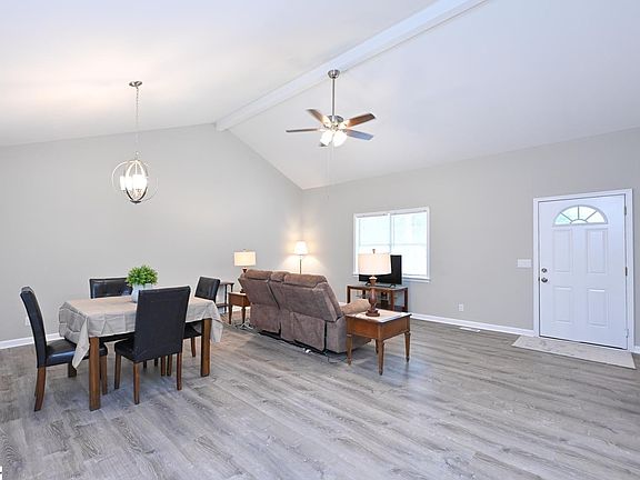 3rd image of 400 High Valley Blvd