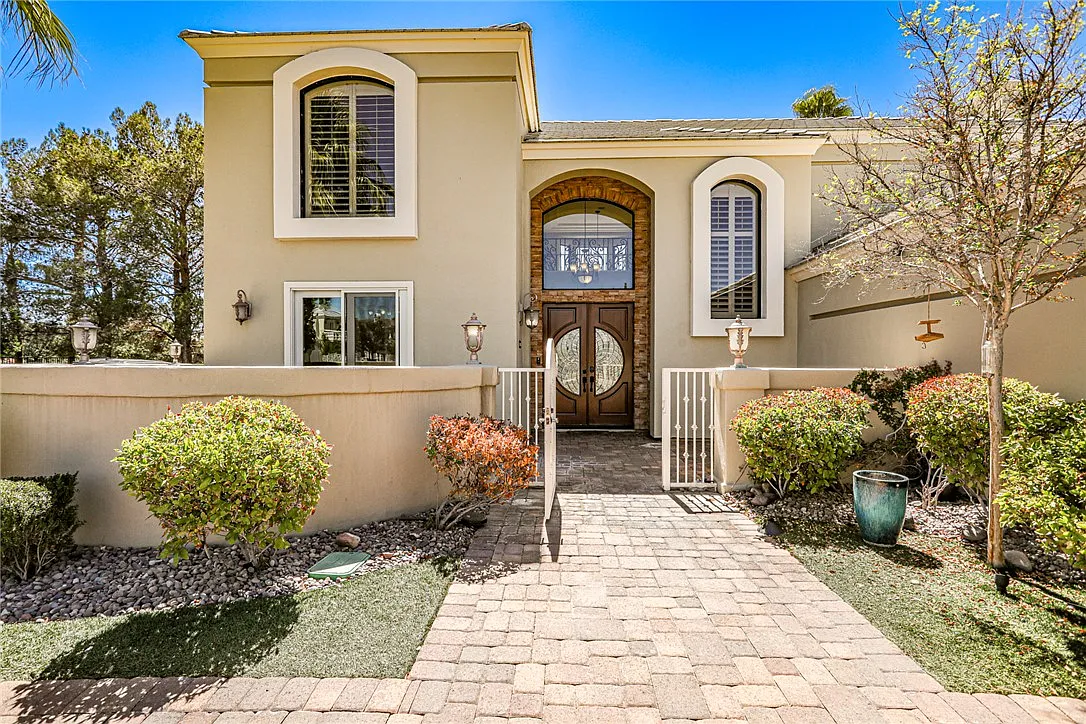 4 bed, 4.5 bath, 3594 sqft, $5,500 — Photo 4