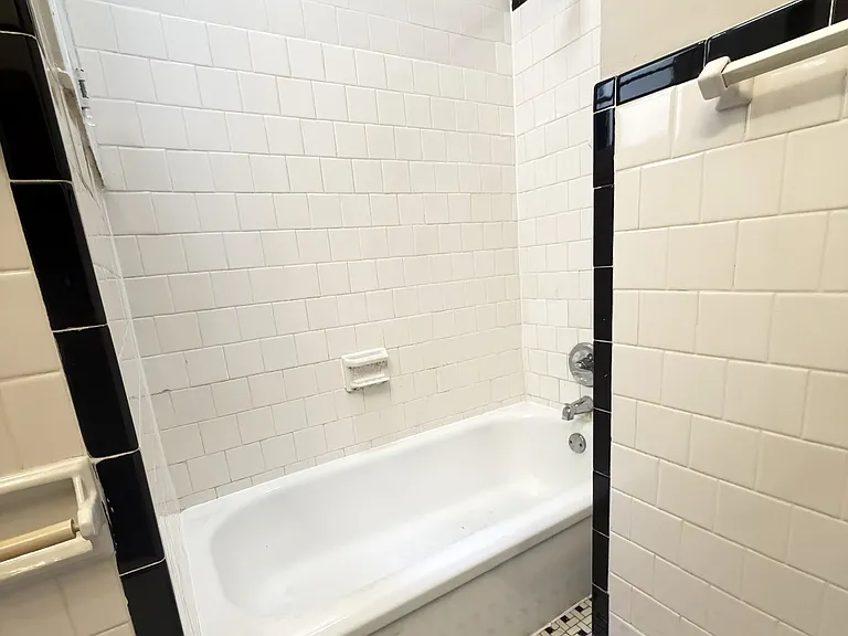 22 E Hamilton St — Photo 14