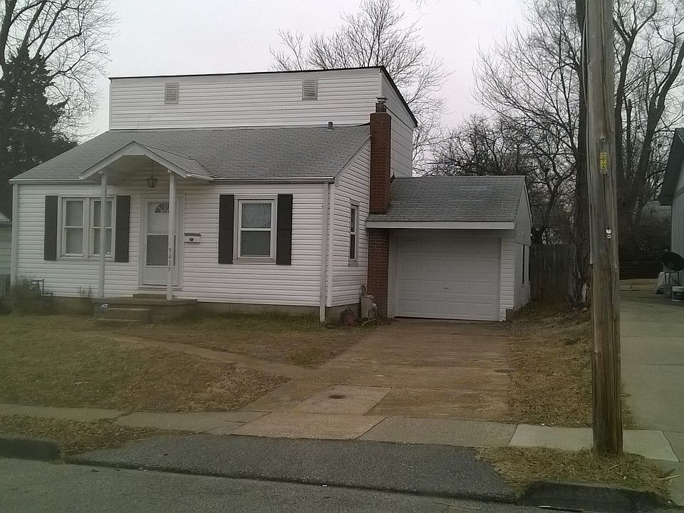 1st image of 9439 Romaine Ave